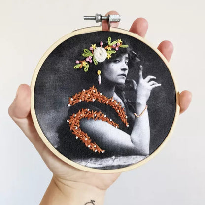 kit de broderie - Colette