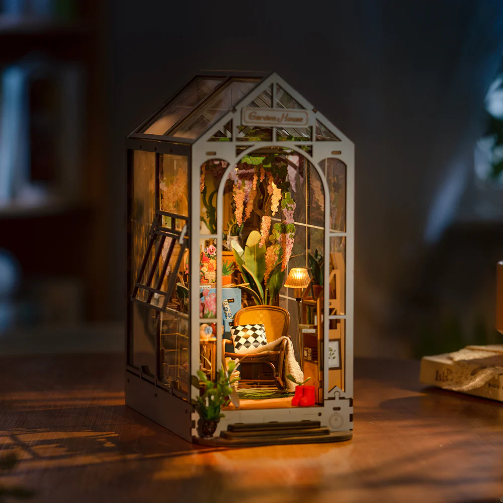 DIY maquette Garden house
